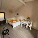 Campingplads Lakeview & *